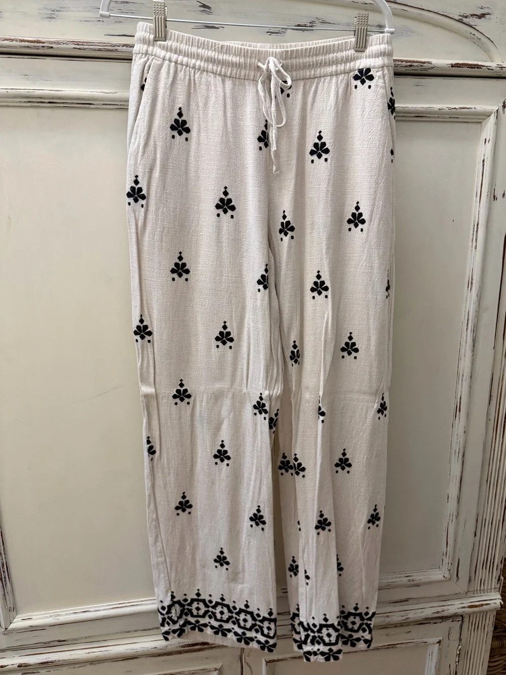 Zara Wide Leg Embroidered Trousers- size medium